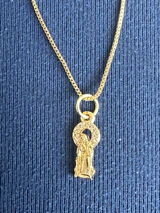 Colgante de Virgen en Oro Golfi