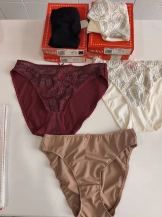 Lote 5 Bragas Deidad Talla M.Nuevas sin estrenar.