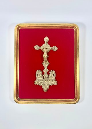 Crocifisso neogotico in bronzo con angeli
