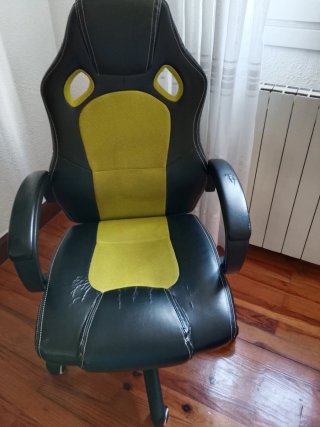 Silla gaming negra y amarilla- barata