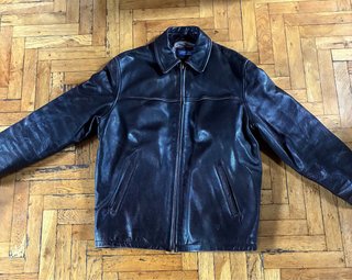 Chaqueta de cuero negra estilo sport