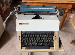 Máquina de escribir Daro Optima