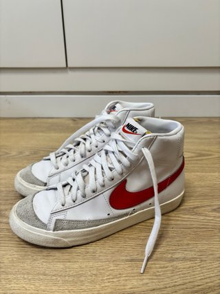 Zapatillas Nike Blazer Blancas y Rojas talla 39