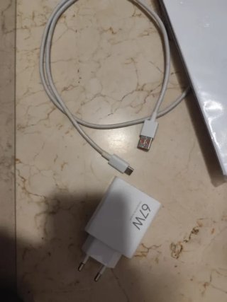 Cargador de móvil Redmi 67W negociable Como nuevo