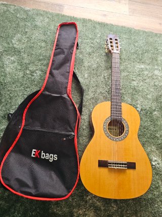 Guitarra Española Admira con Funda
