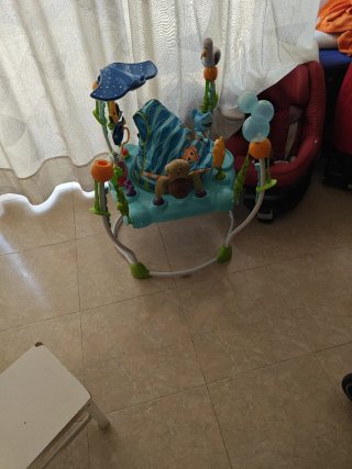 Saltador para bebé Buscando a Dory tenemos 2