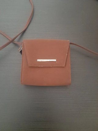Bolso pequeño marrón
