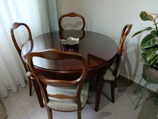 Mesa de Comedor Redonda y 6 Sillas