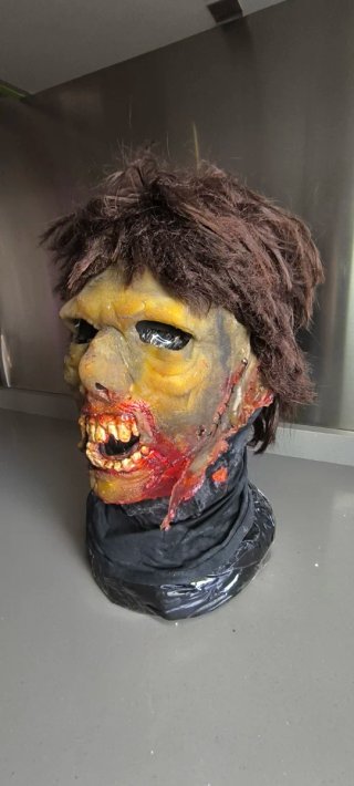 Disfraz de Zombie con Máscara