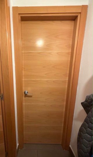 Puertas de madera con acabado natural