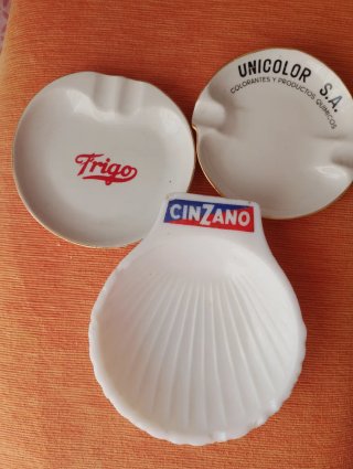 Set de 3 Ceniceros de Porcelana Publicitarios