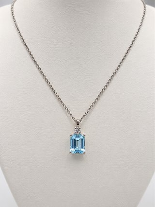 Colgante de Plata con Topacio Azul y Diamante