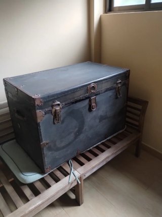 Antiguo baúl de madera