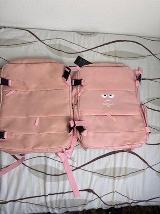 SIN ESTRENAR - 2 Mochilas de Viaje Rosas por 30€