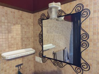 Espejo, Lámpara y Estante de Baño