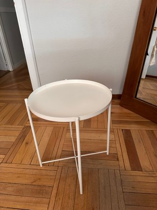 Mesa auxiliar blanca