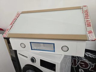 Campana extractora de cocina blanca