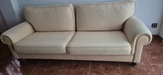 Sofá de Tres Plazas Beige