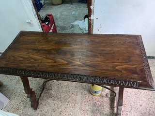 Mesa de madera antigua