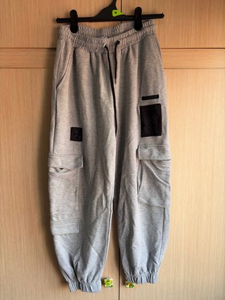 Pantalón Gris Bershka Talla M