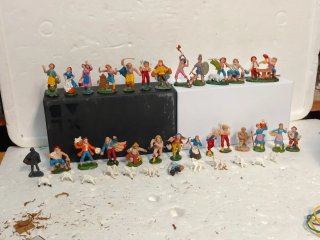 Set di 35 pastori per presepe
