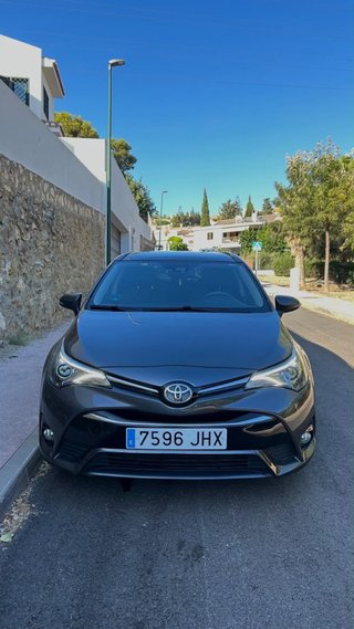 Toyota Avensis 2015