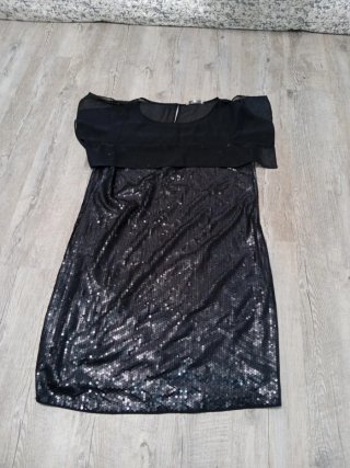 Vestido negro con lentejuelas