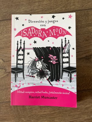 Diversión y juegos con Isadora Moon