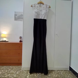 Vestido largo sensual con encaje