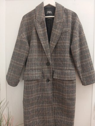 Abrigo Zara de cuadros muy amplio