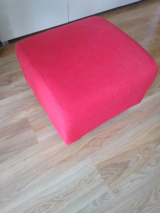 Puff IKEA Rojo
