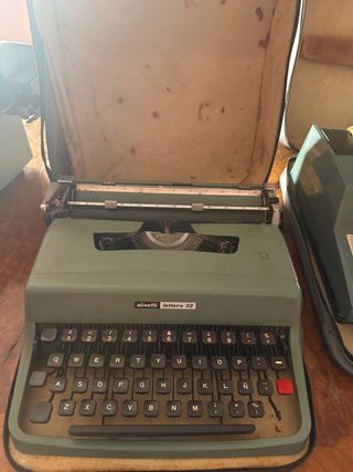 Máquina de escribir Olivetti Lettera 32