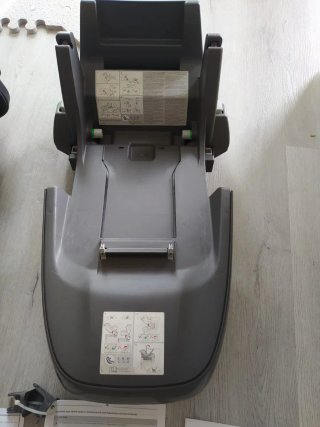 Base Isofix para Silla de Coche Audi y silla.