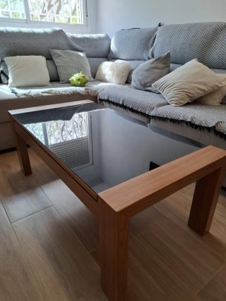 Mesa de Centro con Sobre de Cristal