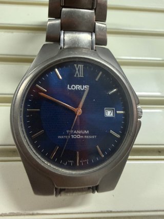 Reloj Lorus Titanium Esfera Azul