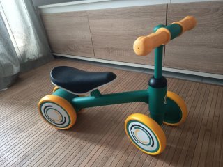 Bicicleta Correpasillos Verde y Amarilla