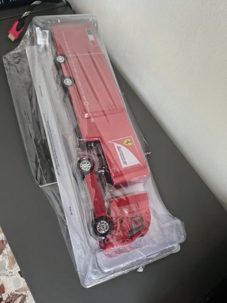 Modellino Camion Iveco Stralis Ferrari 1/43