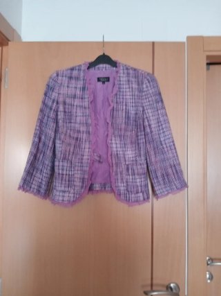 Chaqueta tipo Chanel morada