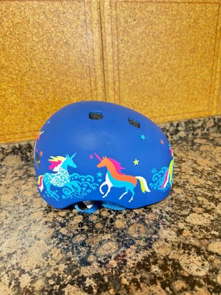 Casco Infantil Azul con Estampado de Unicornios