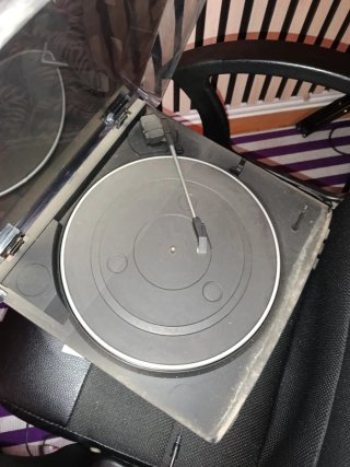 2 Tocadiscos Samsung y Aiwa Sin probar