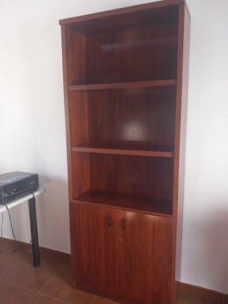Estantería de Madera con Armario