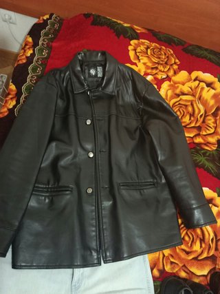Chaqueta de Piel Negra