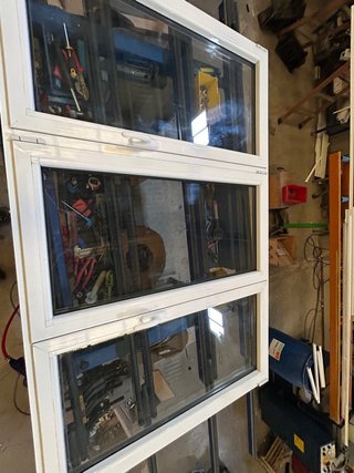 Ventana de Aluminio Blanca de 3 Hojas