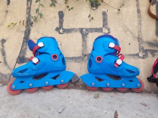 Patines en línea azules