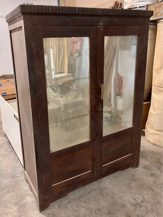 Armario antiguo de castaño