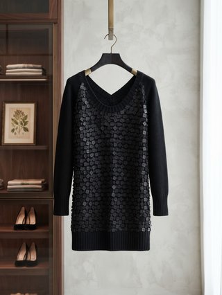 Vestido de punto negro con detalles