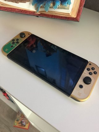 Nintendo Switch OLED Edición Zelda y extras