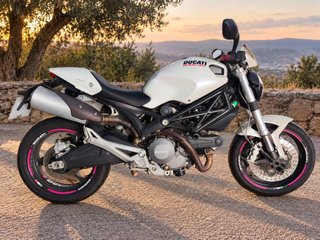 Ducati Monster 696 ABS