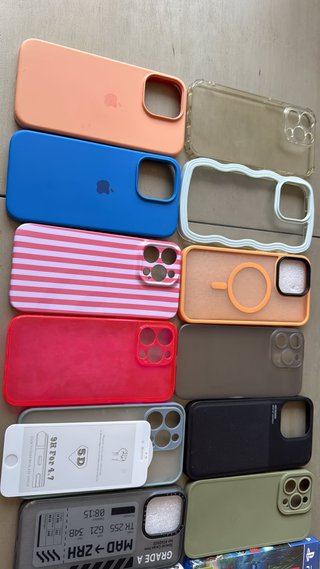 Lote 11 fundas iPhone Pro Max + protector