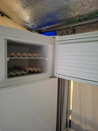 Nevera Blanca con Congelador Superior